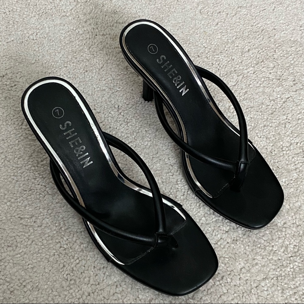 Thong Black Heeled Slides